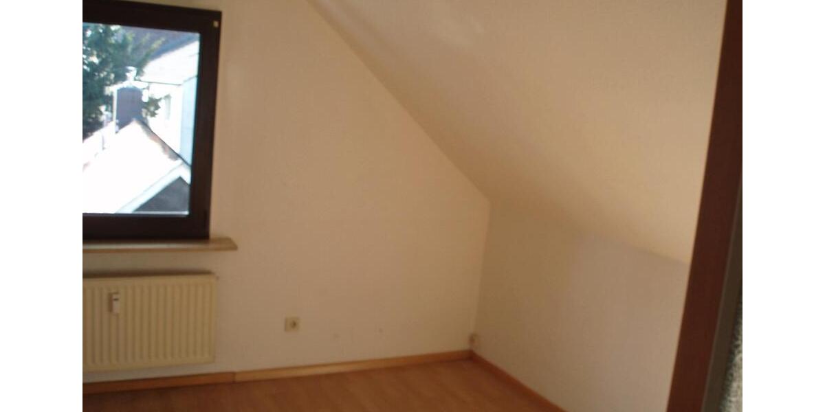 Dachgeschoßwohnung Wuppertal Gemarkung Vohwinkel - 1 Zimmer, 28 m&sup2;, 290&euro; | Angebot:26578601