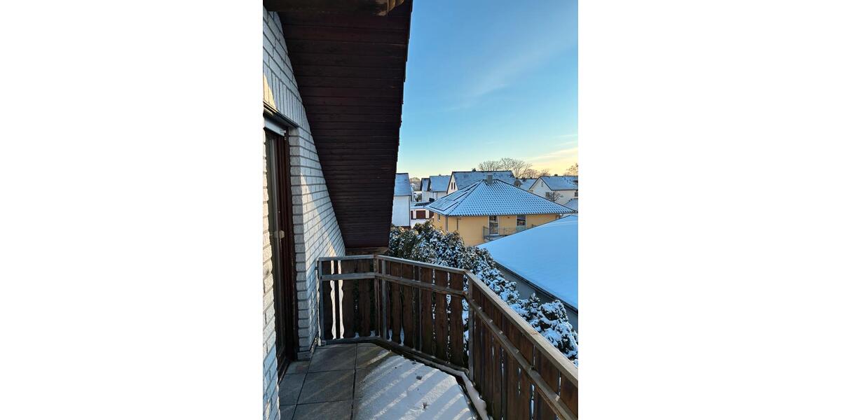 2ZKB 79qm helle Dachgeschosswohnung mit Westbalkon 2 zimmer