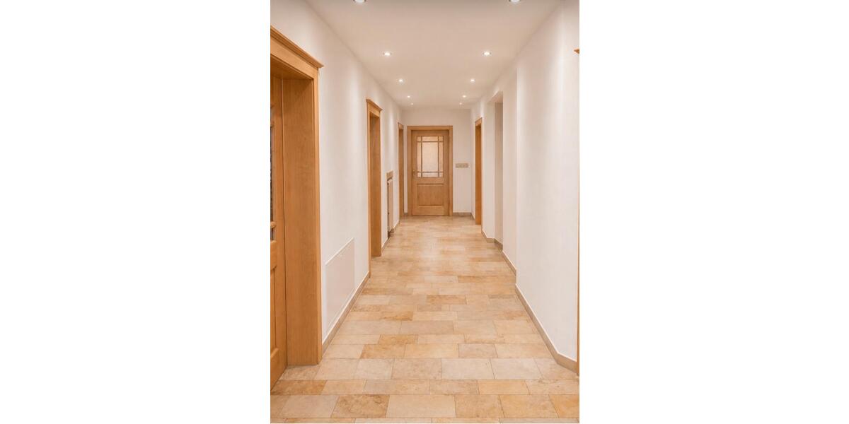Etagenwohnung Neuburg an der Donau - 4.5 Zimmer, 135 m&sup2;, 1.370&euro; | Angebot:26653313