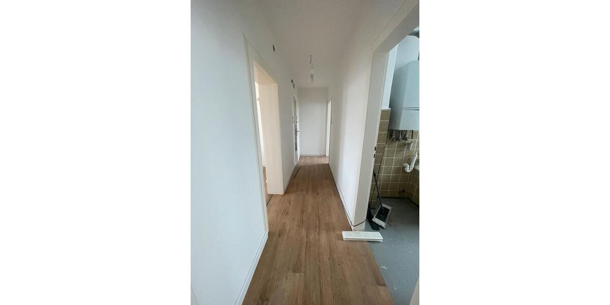 Renovierte helle 3 Zimmer Dachgeschoss Wohnung mit Aussicht 3 zimmer