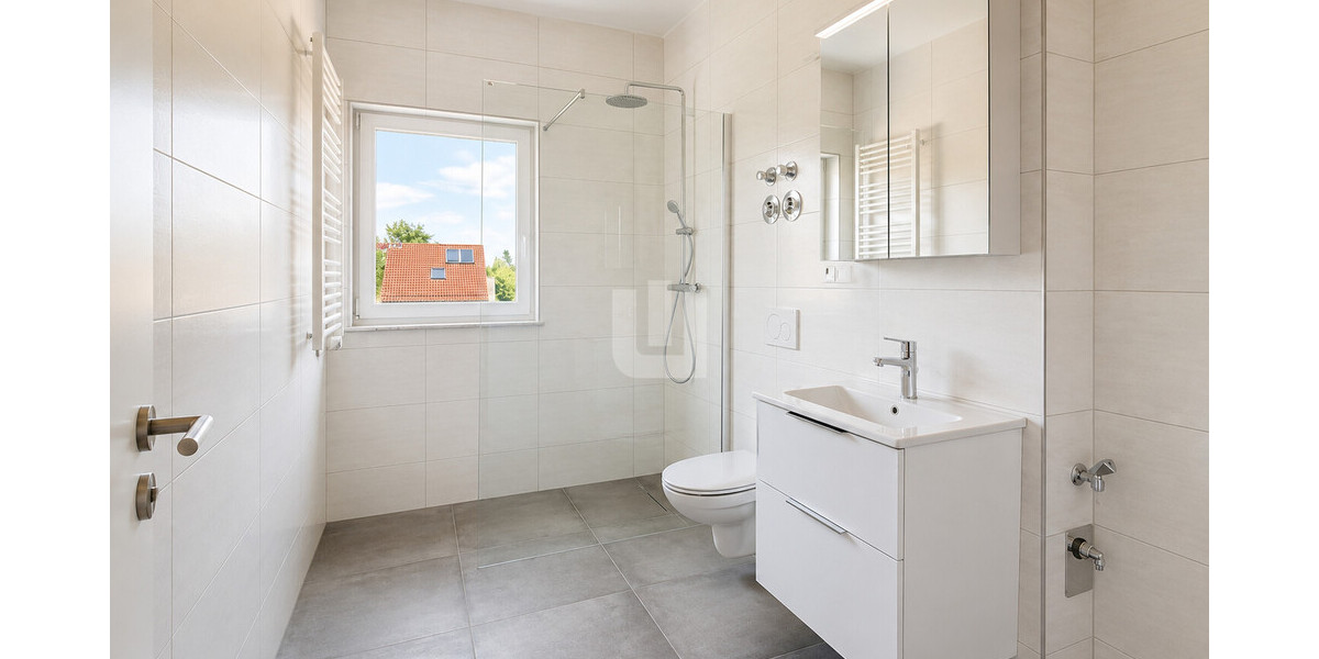 WINDISCH - ERSTBEZUG! Hochwertige 2-Zi.-DG - Wohnung mit EBK, Balkon und privatem Garten - Dachgeschoßwohnung Gröbenzell | Angebot:26764137