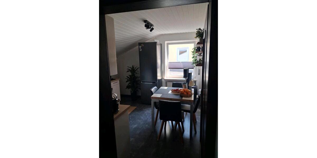 Dachgeschoßwohnung Kelheim - 3 Zimmer, 73 m&sup2;, 850&euro; | Angebot:25873696