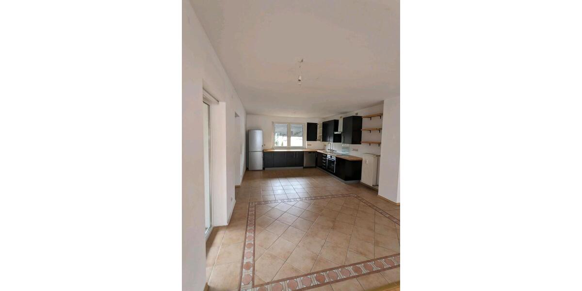 Helle 3 Zimmer Wohnung mit Balkon in ruhiger Lage zu vermieten 3 zimmer