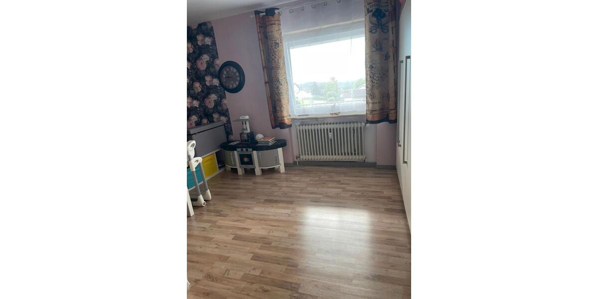 Etagenwohnung Osterburken - 5 Zimmer, 160 m&sup2;, 1.300&euro; | Angebot:26089148