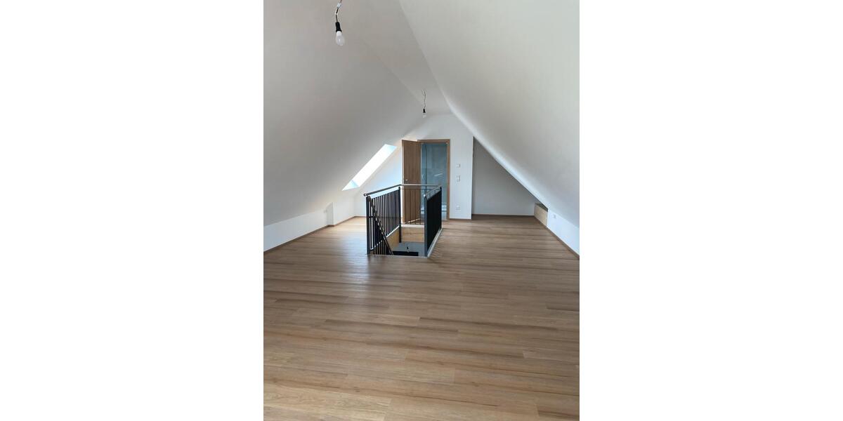 Dachgeschoßwohnung Herzogenaurach - 4 Zimmer, 105 m&sup2;, 1.400&euro; | Angebot:26671306