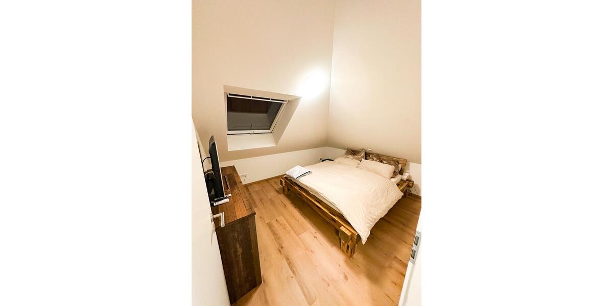 Dachgeschoßwohnung Roding - 3 Zimmer, 69 m&sup2;, 610&euro; | Angebot:24415669