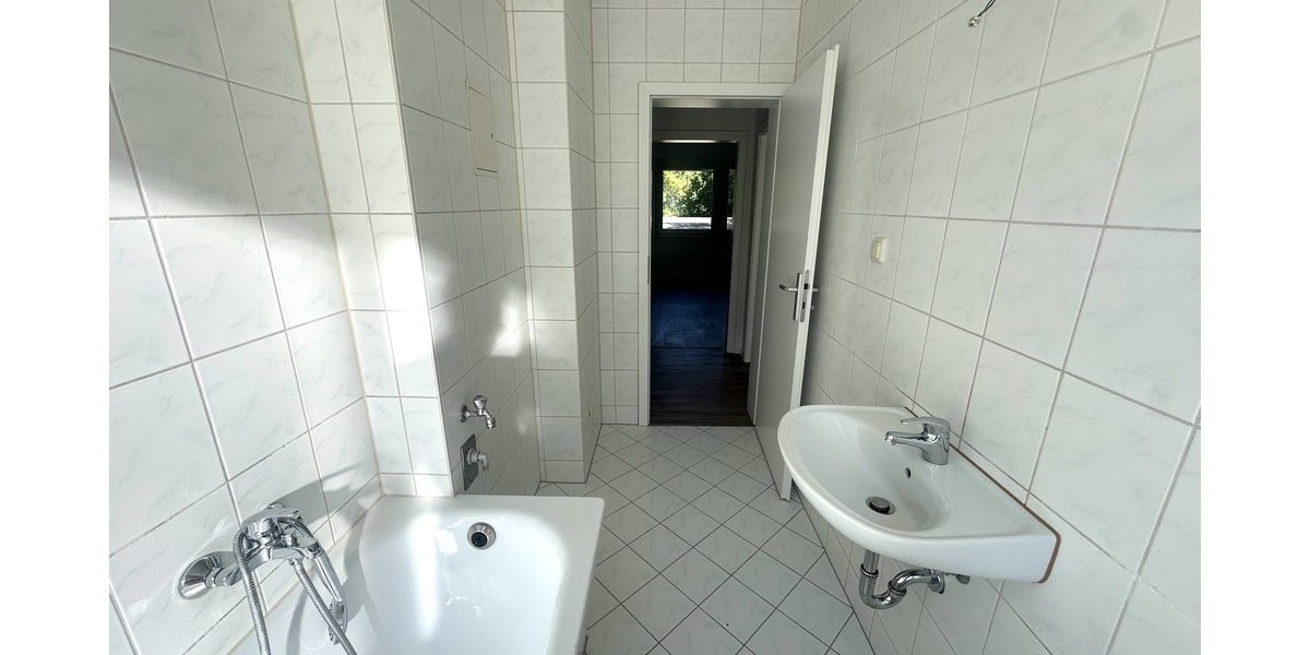 Neu sanierte 3 Zimmer Wohnung mit Balkon und Wanne in Untermhaus! - Etagenwohnung Gera Untermhaus | Angebot:27261863