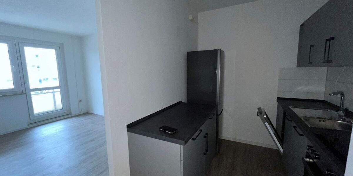 Etagenwohnung Zwickau Neuplanitz - 3 Zimmer, 60 m&sup2;, 250&euro; | Angebot:26826640