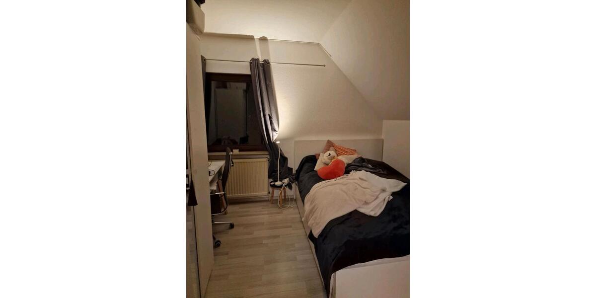 Dachgeschoßwohnung Oldenburg Alexandersfeld - 1 Zimmer, 95 m&sup2;, 480&euro; | Angebot:24973541
