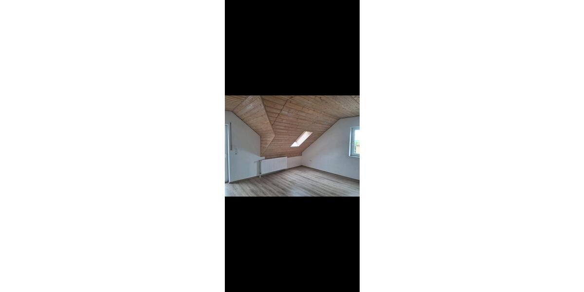 Dachgeschoßwohnung Schierling - 4 Zimmer, 100 m&sup2;, 1.050&euro; | Angebot:26614912