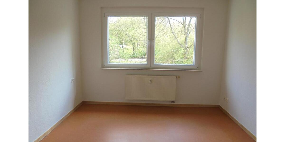 Etagenwohnung Saalfeld (Saale) - 2 Zimmer, 61 m&sup2;, 391&euro; | Angebot:26476627