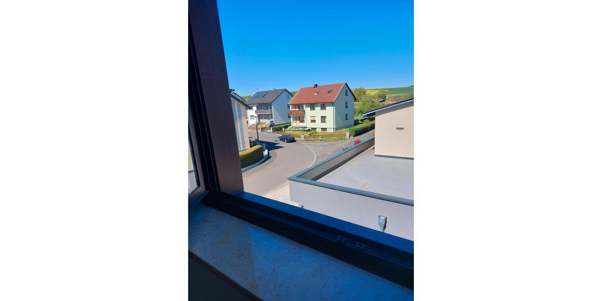 Dachgeschoßwohnung Üchtelhausen - 4 Zimmer, 125 m&sup2;, 850&euro; | Angebot:26130336
