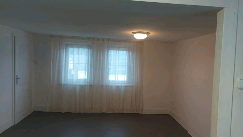 Einfamilienhaus Haiger - 7 Zimmer, 165 m&sup2;, 1.000&euro; | Angebot:25858815