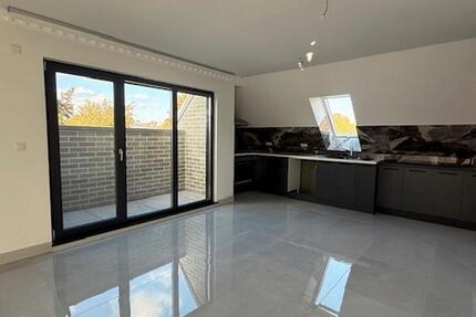 Stilvolle, exklusive 2-Zi-Dachgeschosswohnung mit Balkon und Stellplatz in bevorzugter ruhiger Lage 2 zimmer