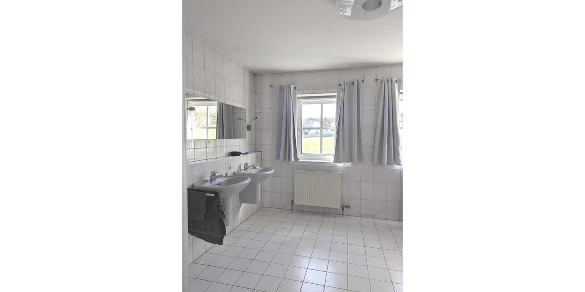 3 ZKB in Hutthurm 110 qm zu vermieten - 900 Euro inkl. NK 3 zimmer