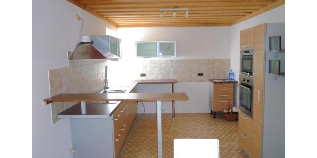 Etagenwohnung Aichen - 6 Zimmer, 202 m&sup2;, 990&euro; | Angebot:26261881
