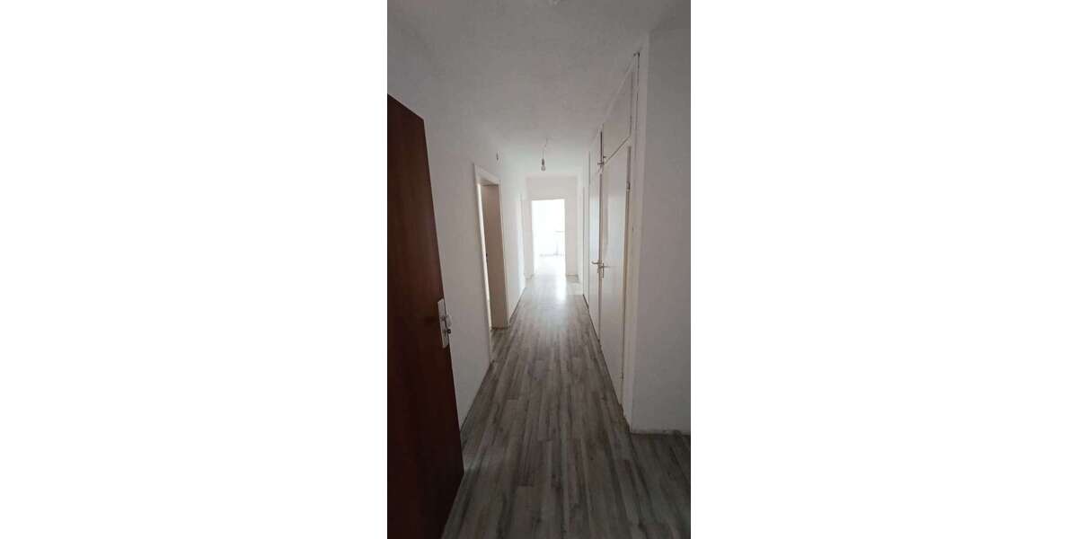 Etagenwohnung Neustadt Wildenheid - 4 Zimmer, 83 m&sup2;, 420&euro; | Angebot:24801473