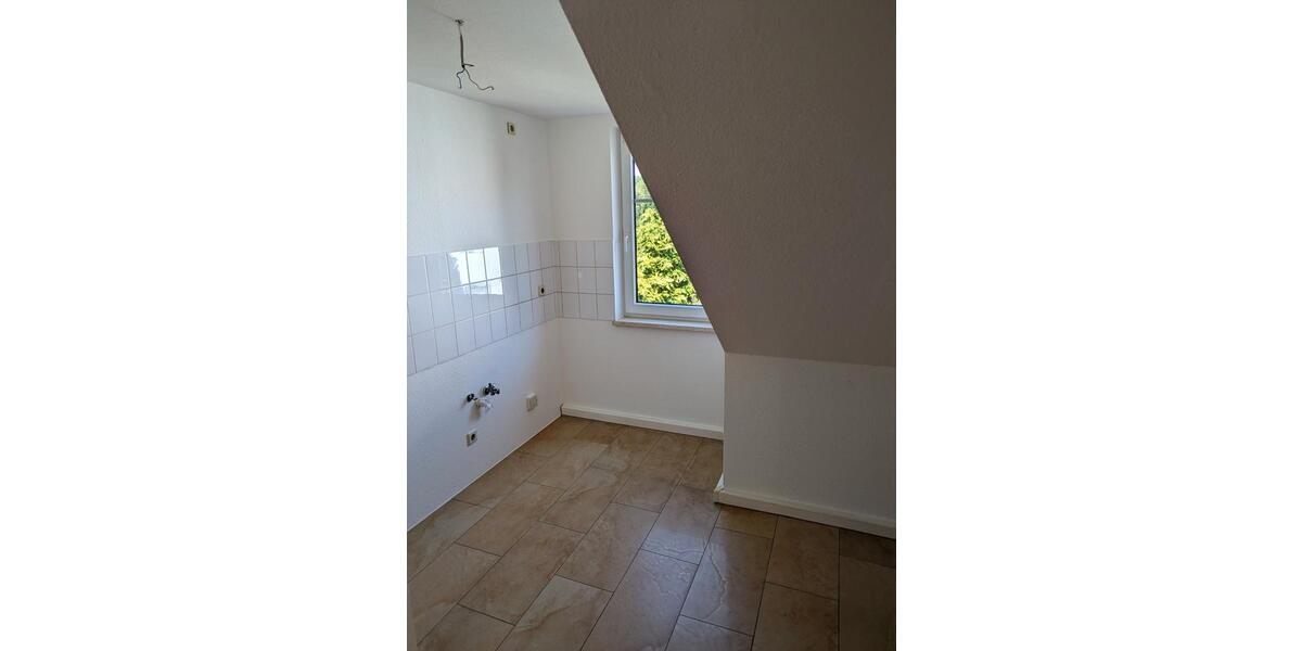 Dachgeschoßwohnung Hecklingen - 2 Zimmer, 53 m&sup2;, 265&euro; | Angebot:26587425
