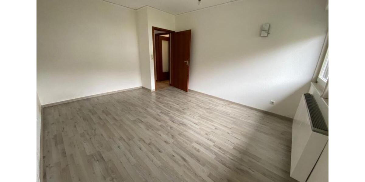 Einfamilienhaus Gummersbach Berstig Süd - 5 Zimmer, 150 m&sup2;, 1.000&euro; | Angebot:25371516