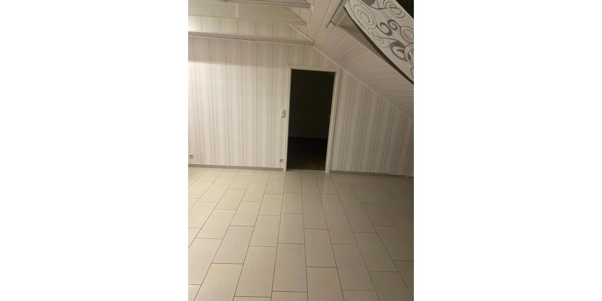 Dachgeschoßwohnung Ibbenbüren - 3 Zimmer, 104 m&sup2;, 1.050&euro; | Angebot:26573017
