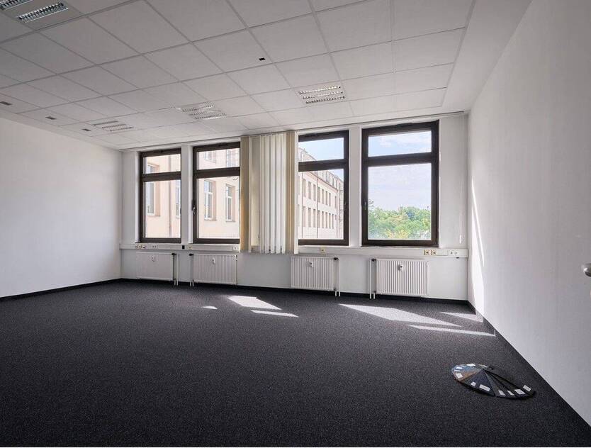 ERSTBEZUG! BÜRO IN NÜRNBERG MIT TEEKÜCHE - SOFORT VERFÜGBAR!* zimmer