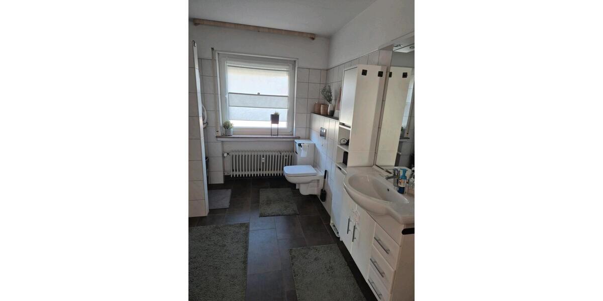 Etagenwohnung Wehretal - 4 Zimmer, 110 m&sup2;, 680&euro; | Angebot:26040481
