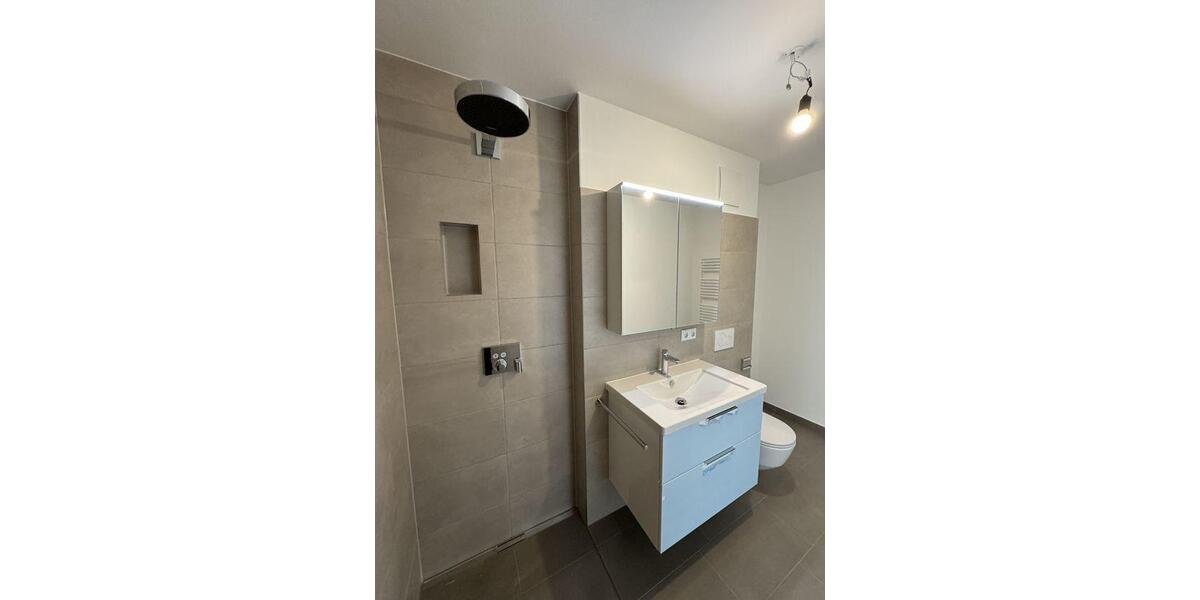 Etagenwohnung Freilassing - 2 Zimmer, 60 m&sup2;, 1.275&euro; | Angebot:26534451