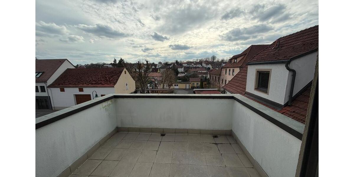 Einfamilienhaus Poppenhausen - 7 Zimmer, 215 m&sup2;, 1.890&euro; | Angebot:26052533
