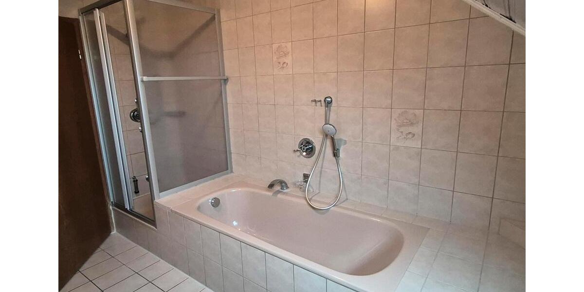 Dachgeschoßwohnung Oberviechtach - 5 Zimmer, 125 m&sup2;, 1.000&euro; | Angebot:26606063