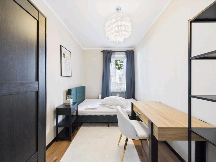 1 Zimmer in neuer WG