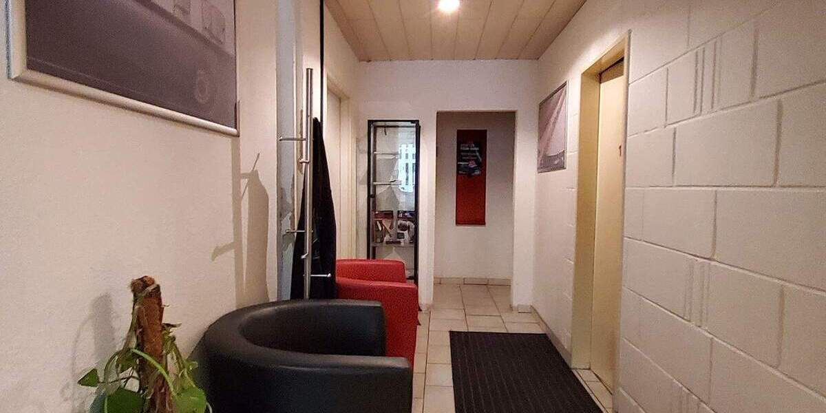 MERZIG-STADTNAH - GEWERBEFLÄCHE MIT CA. 106 m² - 4 ZIMMER UND GETRENNTE WCs 4 zimmer