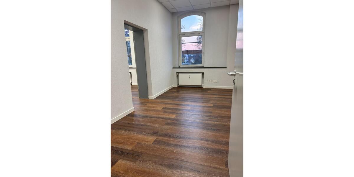 Erdgeschoßwohnung Zerbst (Anhalt) - 5 Zimmer, 135 m&sup2;, 810&euro; | Angebot:25855758