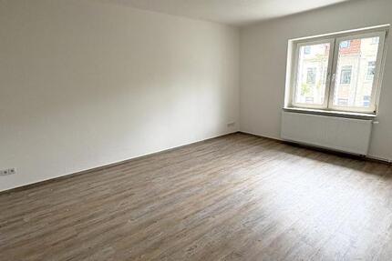 Erstbezug nach Sanierung, moderne 3 Zimmer Wohnung mit Dusche und Balkon! zimmer