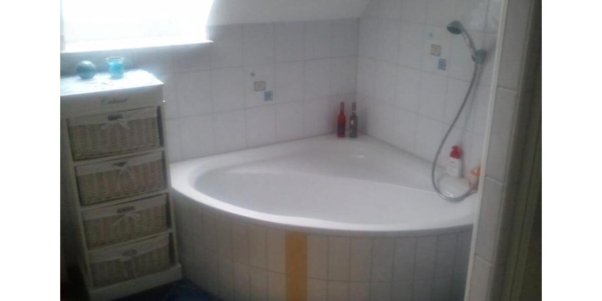 Dachgeschoßwohnung Schwarzenfeld - 3.5 Zimmer, 100 m&sup2;, 950&euro; | Angebot:26485687