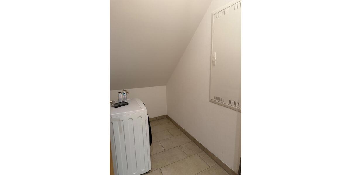 Dachgeschoßwohnung Straubing - 2 Zimmer, 92 m&sup2;, 1.100&euro; | Angebot:24748856