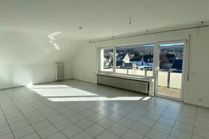 Helle 4-Zimmer-Wohnung mit Südbalkon – ab 01.01.2026 verfügbar zimmer