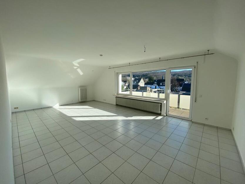 Helle 4-Zimmer-Wohnung mit Südbalkon – ab 01.01.2026 verfügbar zimmer