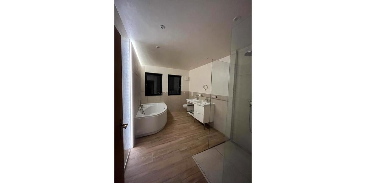 Etagenwohnung Kirkel - 4 Zimmer, 149 m&sup2;, 1.200&euro; | Angebot:24745393