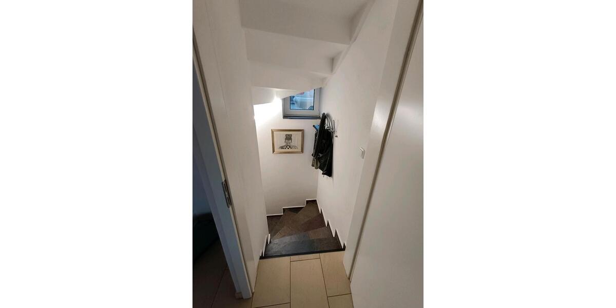 Einfamilienhaus Stadtoldendorf - 9 Zimmer, 130 m&sup2;, 1.200&euro; | Angebot:25843296