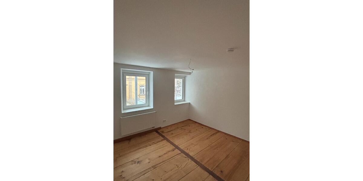 Erdgeschoßwohnung Burghaslach - 3 Zimmer, 100 m&sup2;, 12&euro; | Angebot:24465473
