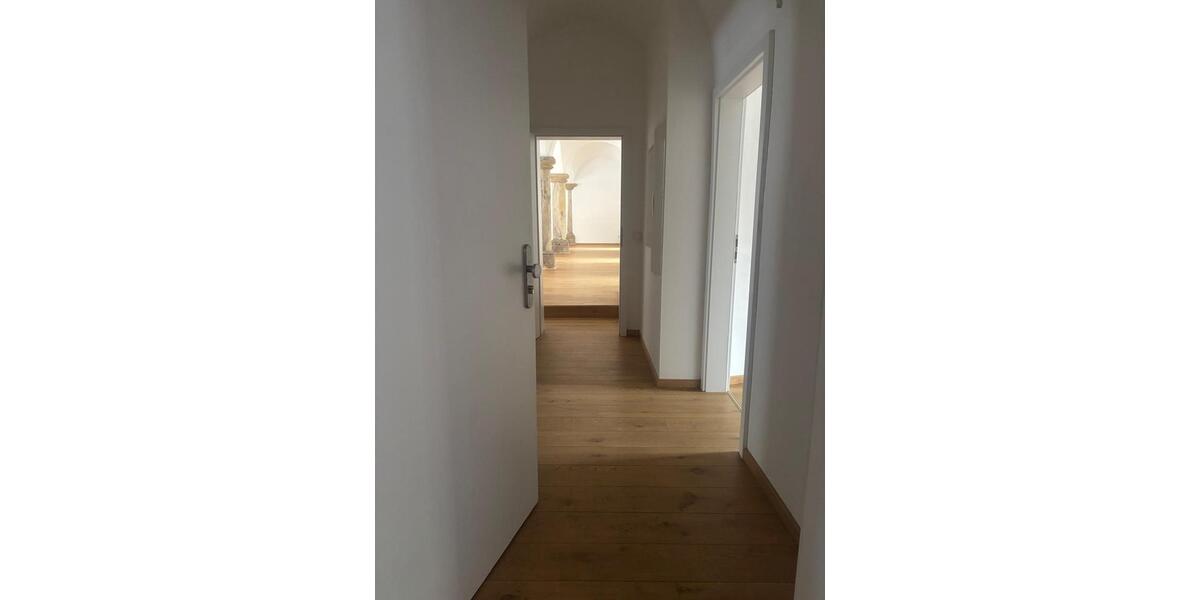 Erdgeschoßwohnung Klipphausen - 5 Zimmer, 143 m&sup2;, 1.358&euro; | Angebot:25974101