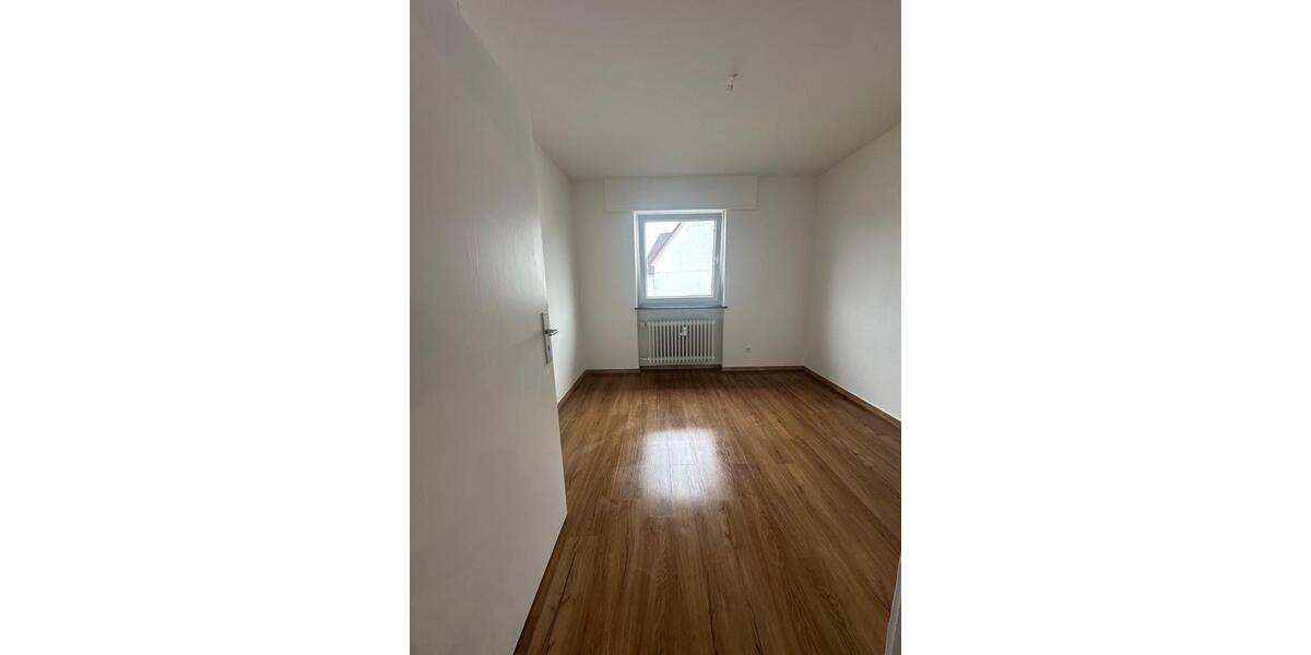 Etagenwohnung Wörth am Rhein - 3 Zimmer, 73 m&sup2;, 1.100&euro; | Angebot:26543249