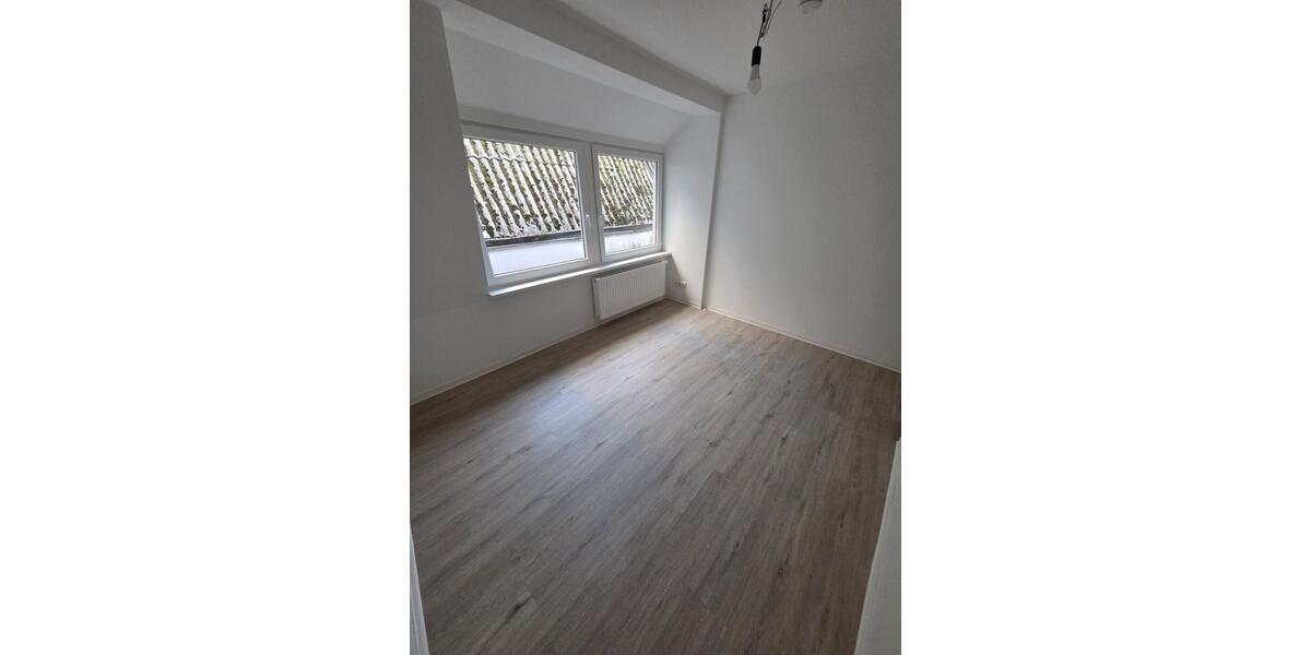 Etagenwohnung Heide - 4 Zimmer, 90 m&sup2;, 950&euro; | Angebot:25571425