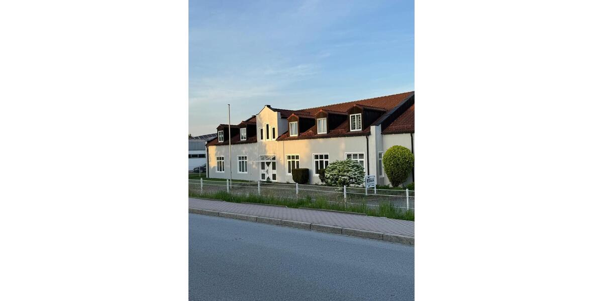 Dachgeschoßwohnung Schöllnach - 2 Zimmer, 88 m&sup2;, 600&euro; | Angebot:26101489
