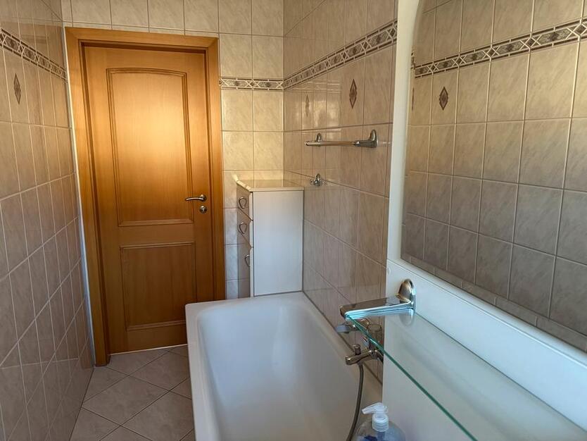 Helle drei Zimmer Wohnung in Lauta - Sachsen.