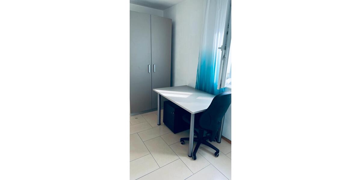 Schöne Wg Wohnung in Eggenstein möbliert 4 zimmer