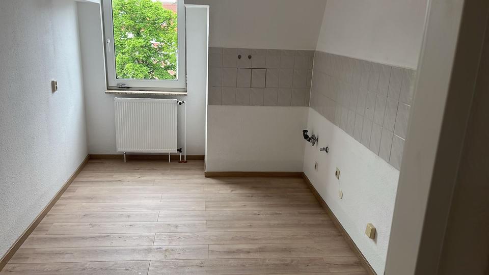Dachgeschoßwohnung Bitterfeld-Wolfen Bitterfeld - 3 Zimmer, 70 m&sup2;, 734&euro; | Angebot:26460976