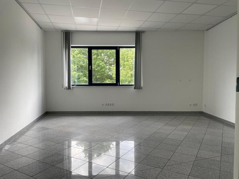 Büro 180 qm im ersten Stock