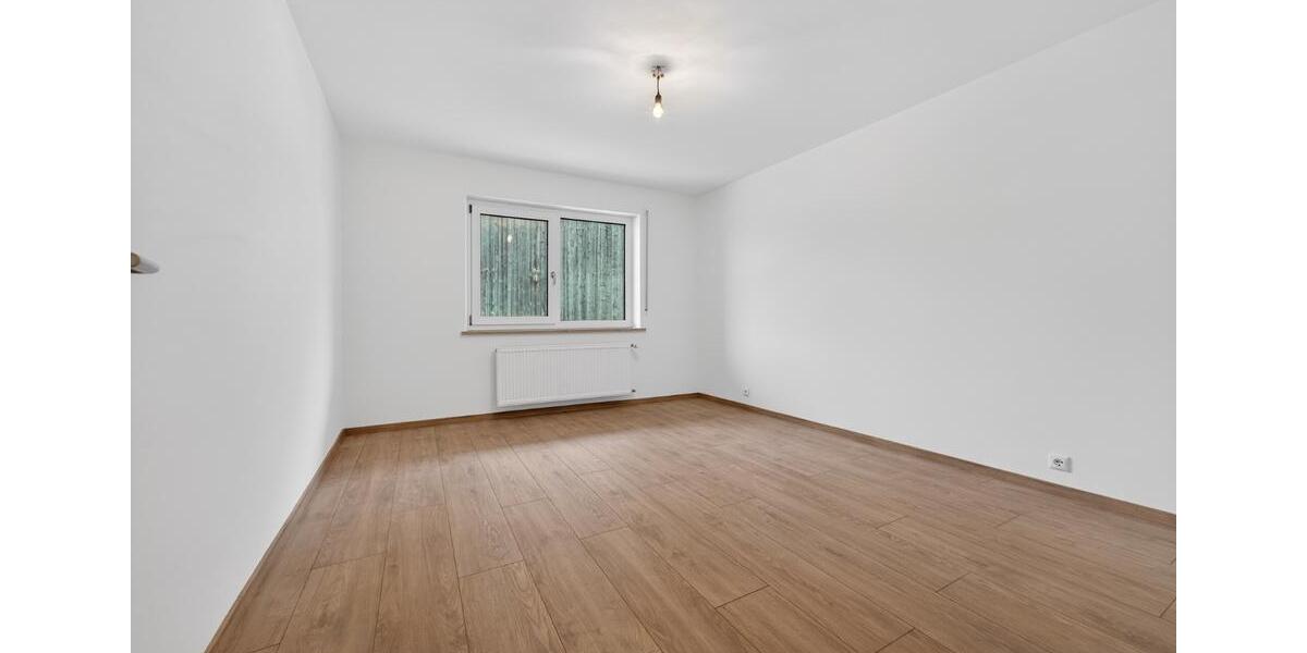 Hochparterre Zandt - 4 Zimmer, 102 m&sup2;, 820&euro; | Angebot:25931429