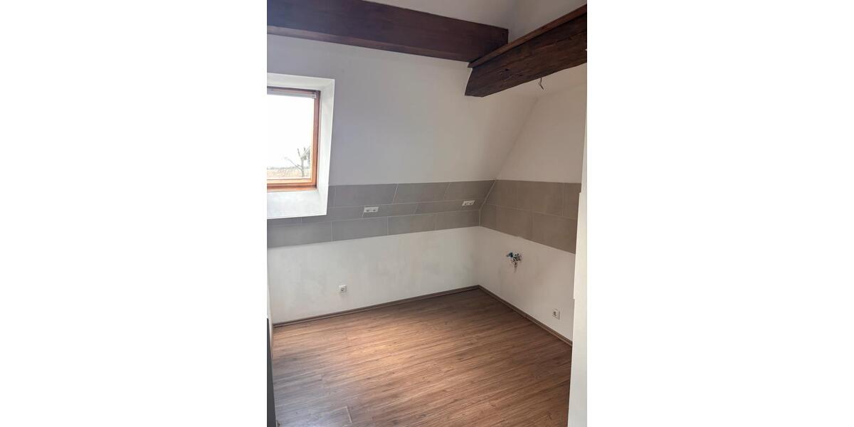 Dachgeschoßwohnung Lebus - 3 Zimmer, 73 m&sup2;, 550&euro; | Angebot:26023835